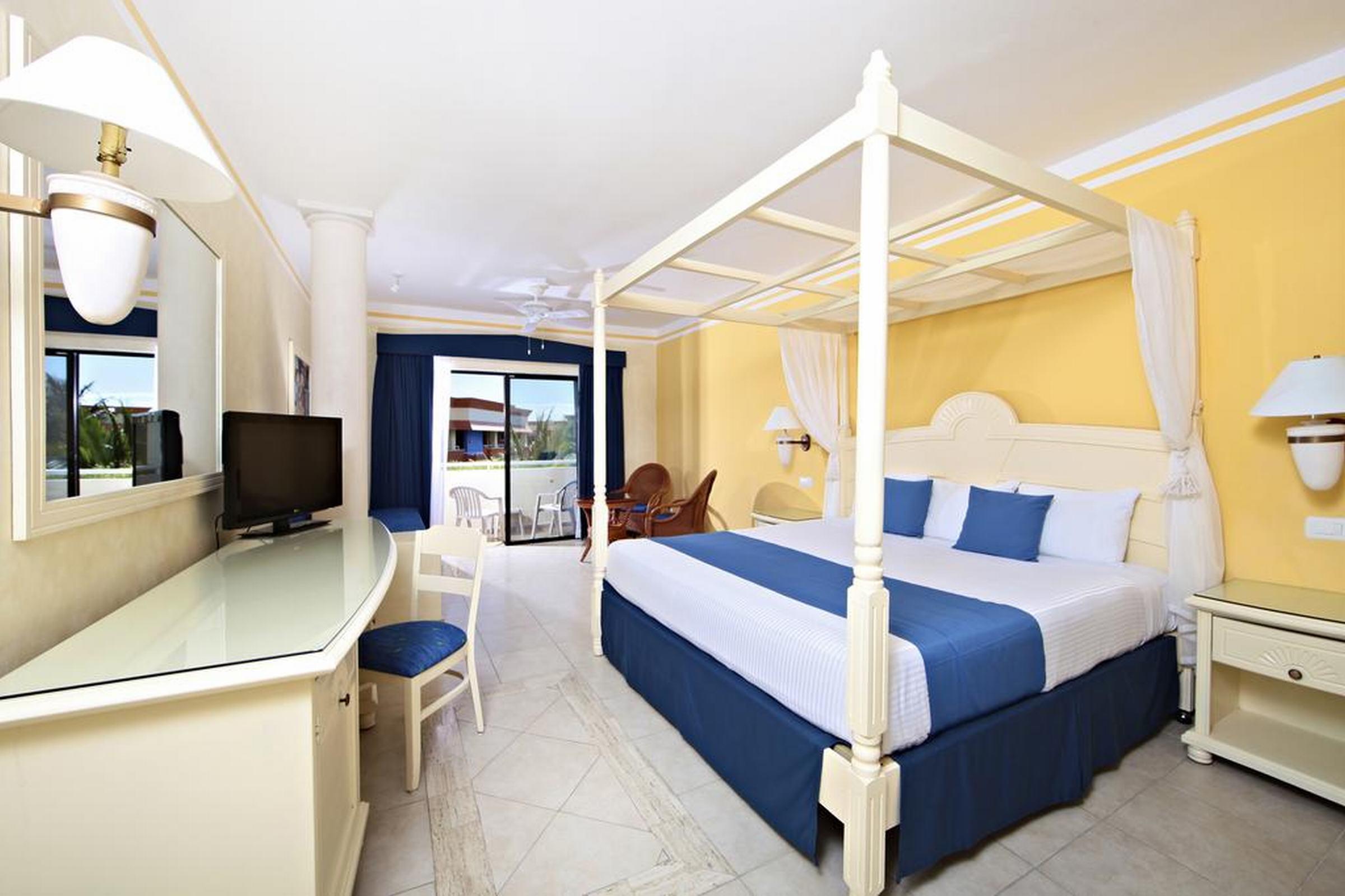 Bahia Principe Grand Tulum Hotel Riviera Maya Exterior photo A room at Iberostar Grand Hotel Bávaro