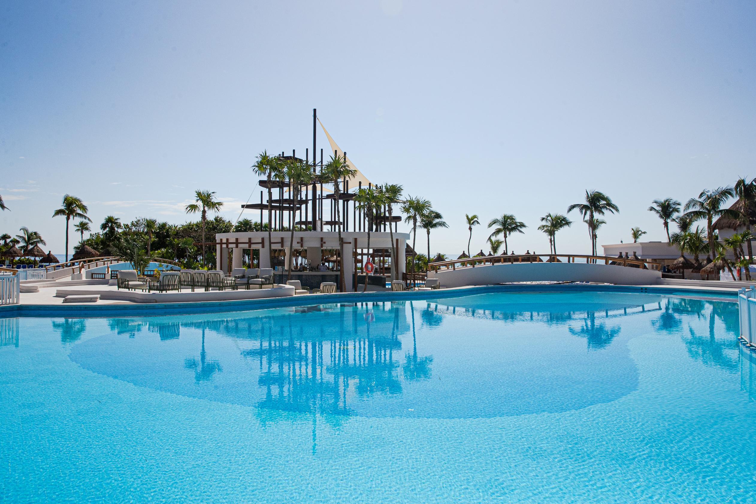 Bahia Principe Grand Tulum Hotel Riviera Maya Exterior photo The pool at the resort
