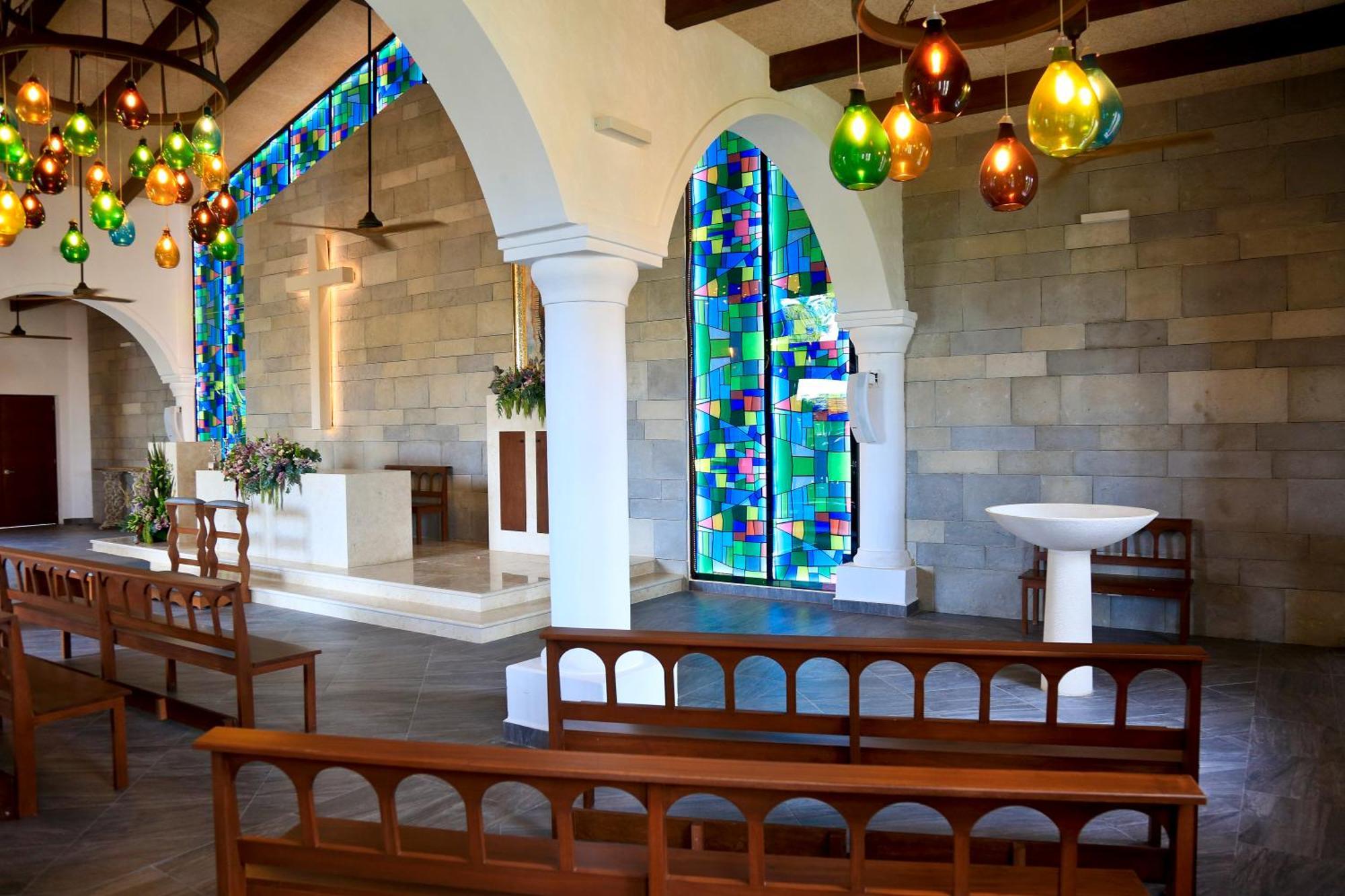 Bahia Principe Grand Tulum Hotel Riviera Maya Exterior photo Interior of the church